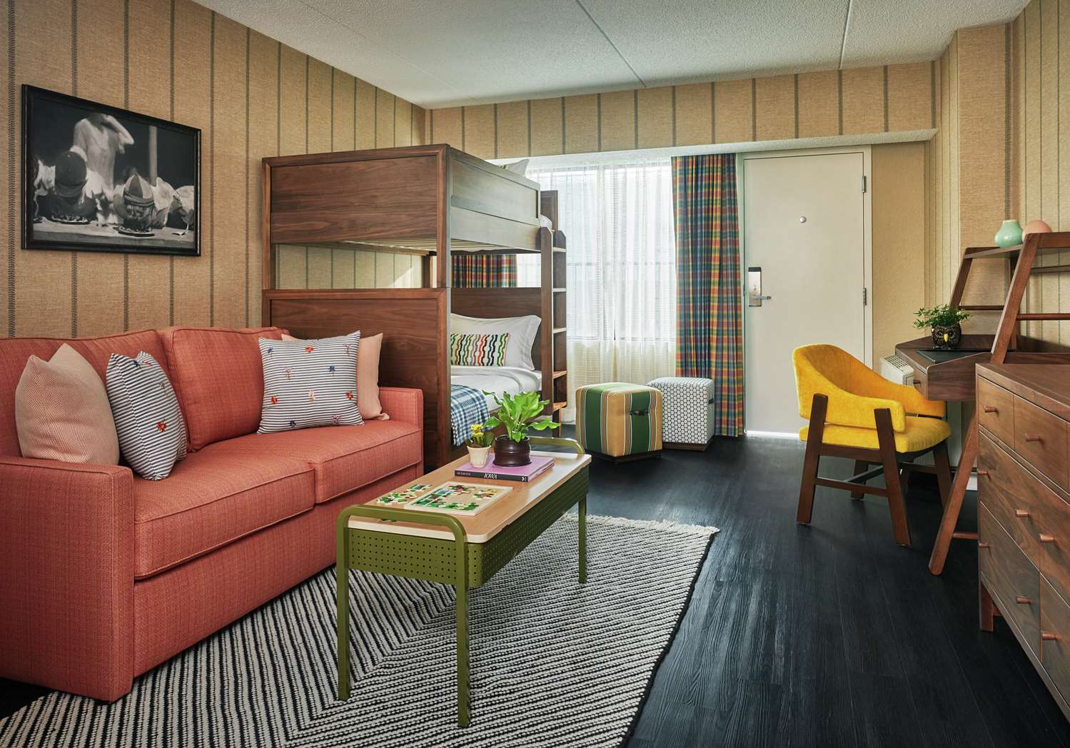 Graduate, Twin Beds, Bunk Beds