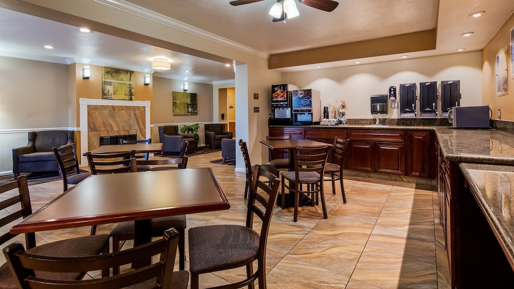 Best Western El Centro Inn 26/35