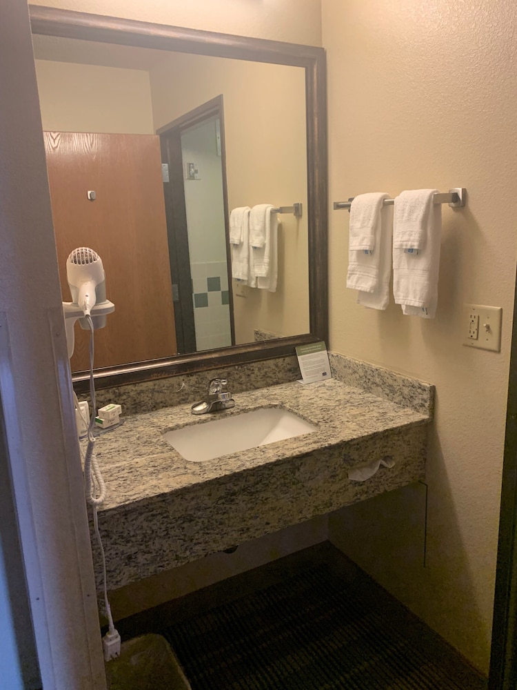 Americinn By Wyndham Wetmore Munising 26/26