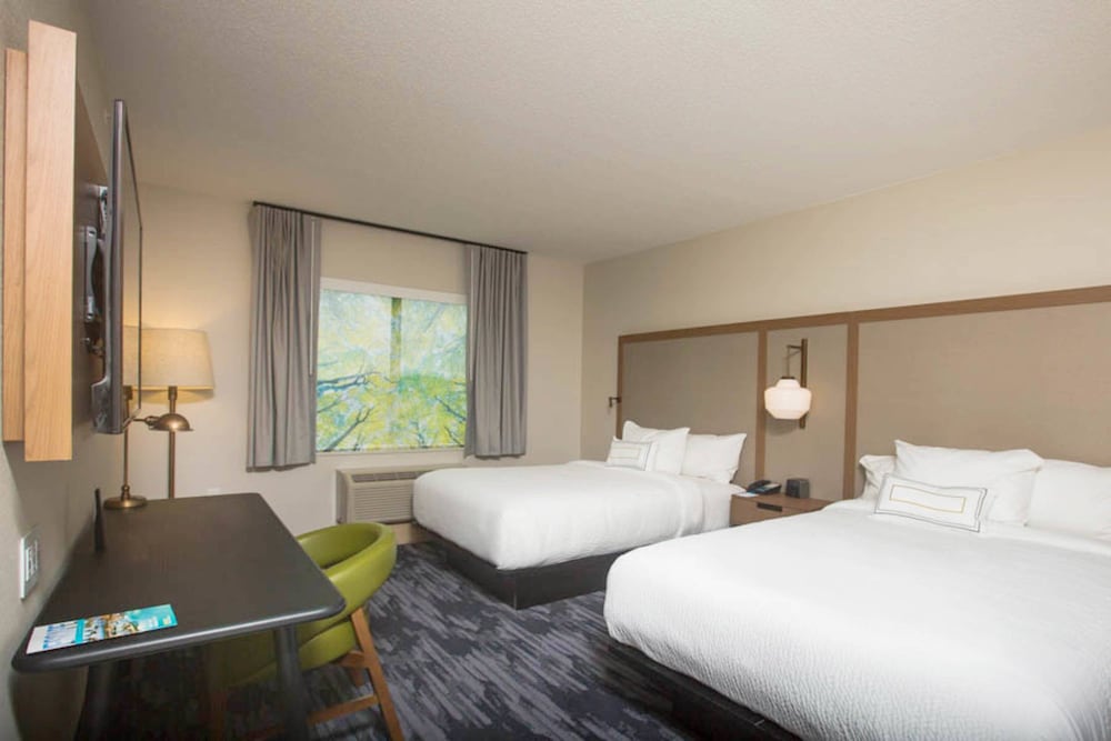 Fairfield Inn Suites Philadelphia Broomall Newtown Square 12/49