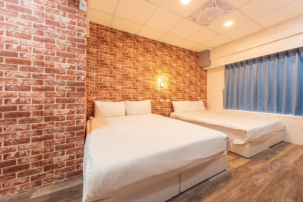 Liuhe Su Hotels 26/44