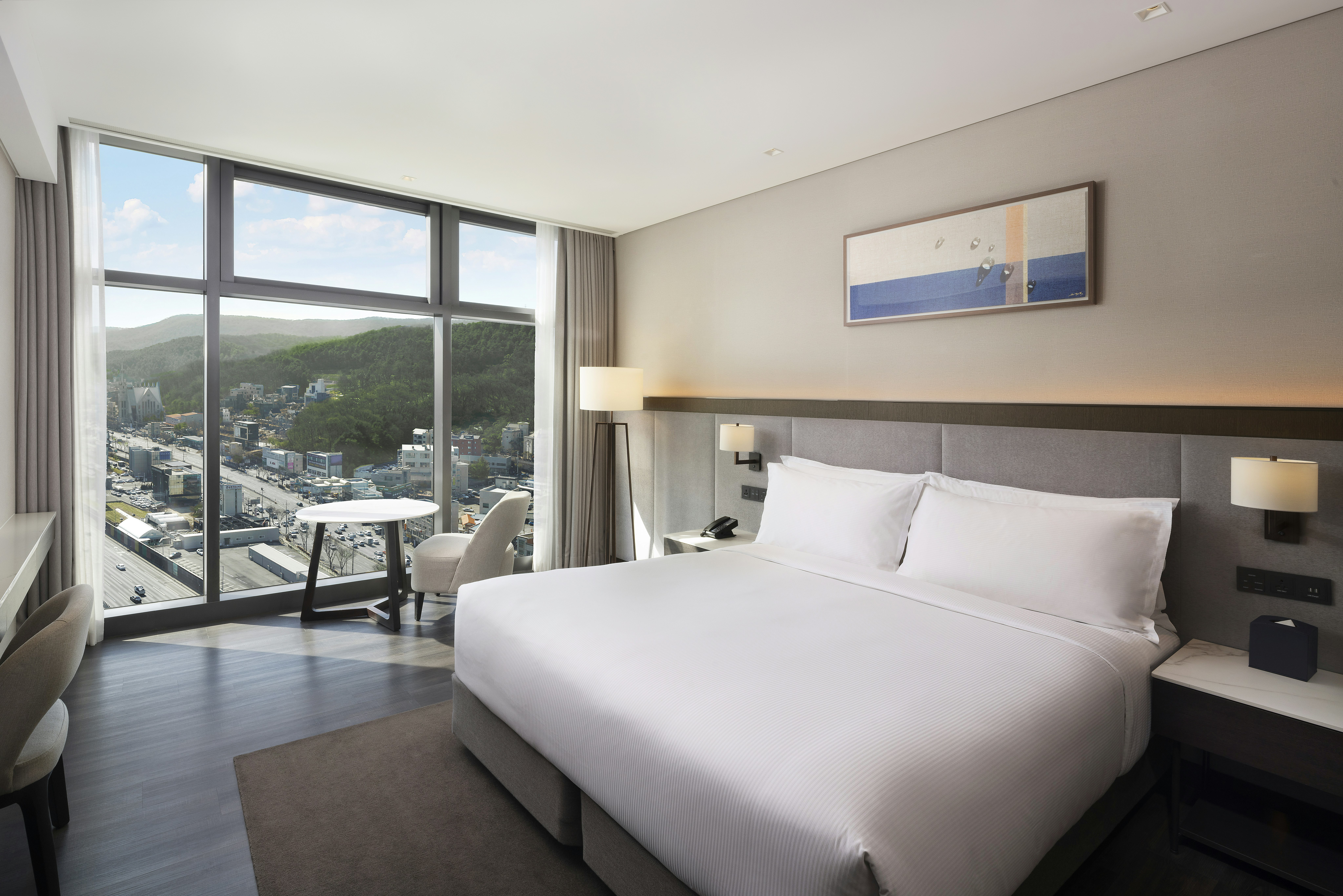 Deluxe, King Bed, Forest View