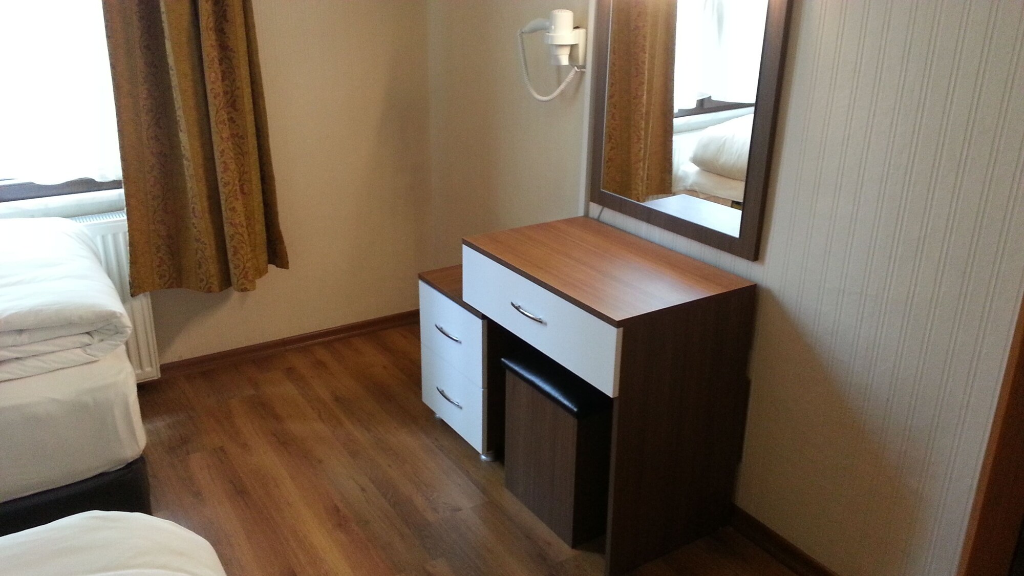 غرفة قياسية بسريرين منفصلين بإطلالة على المدينة، Hotel Torun Istanbul Old City 8/8
