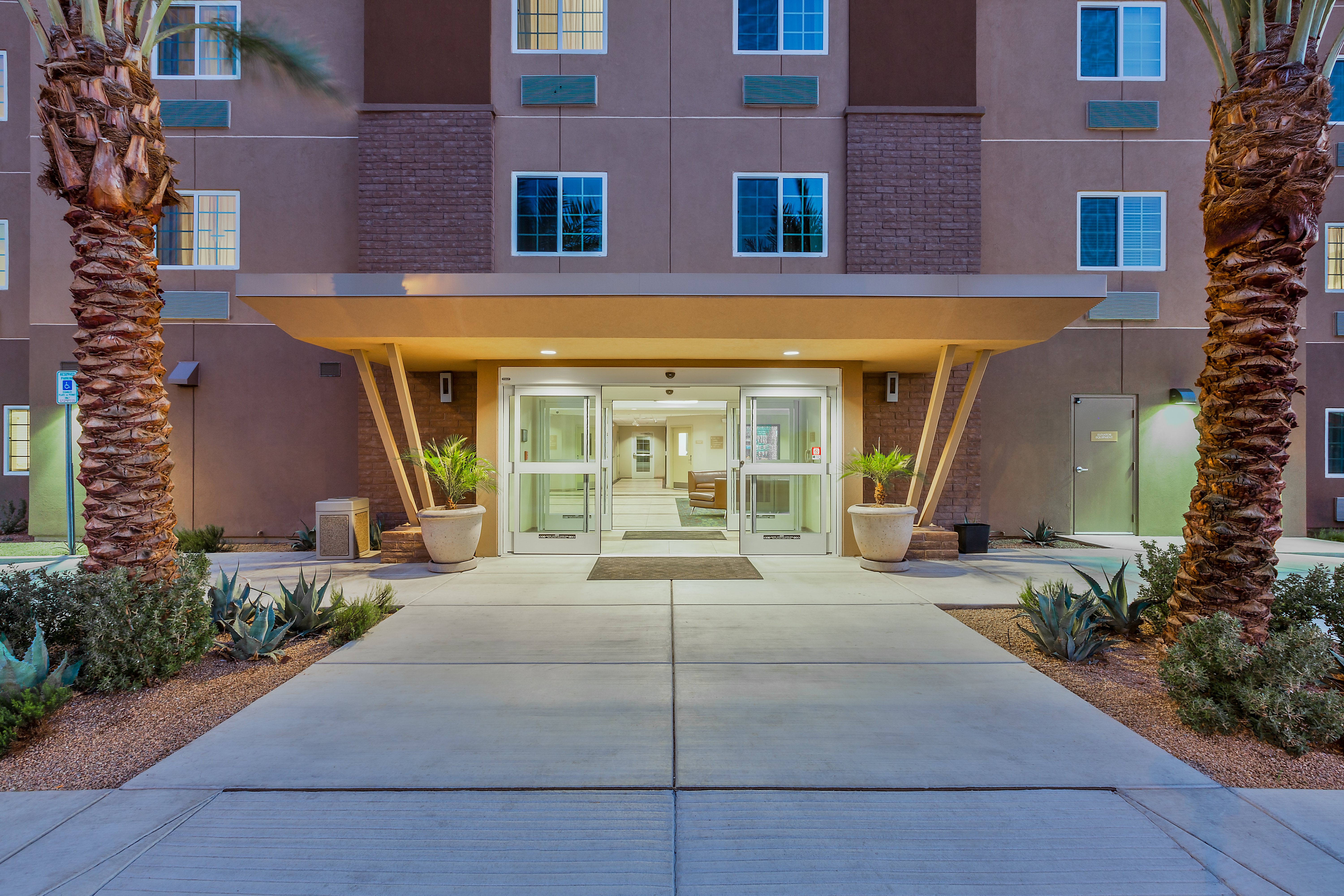 Candlewood Suites TUCSON 2/37