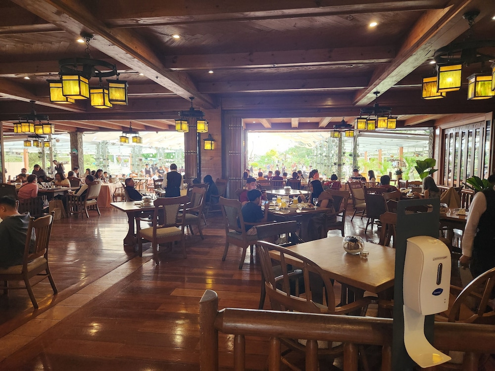 The Forest Lodge At Camp John Hay 56/75