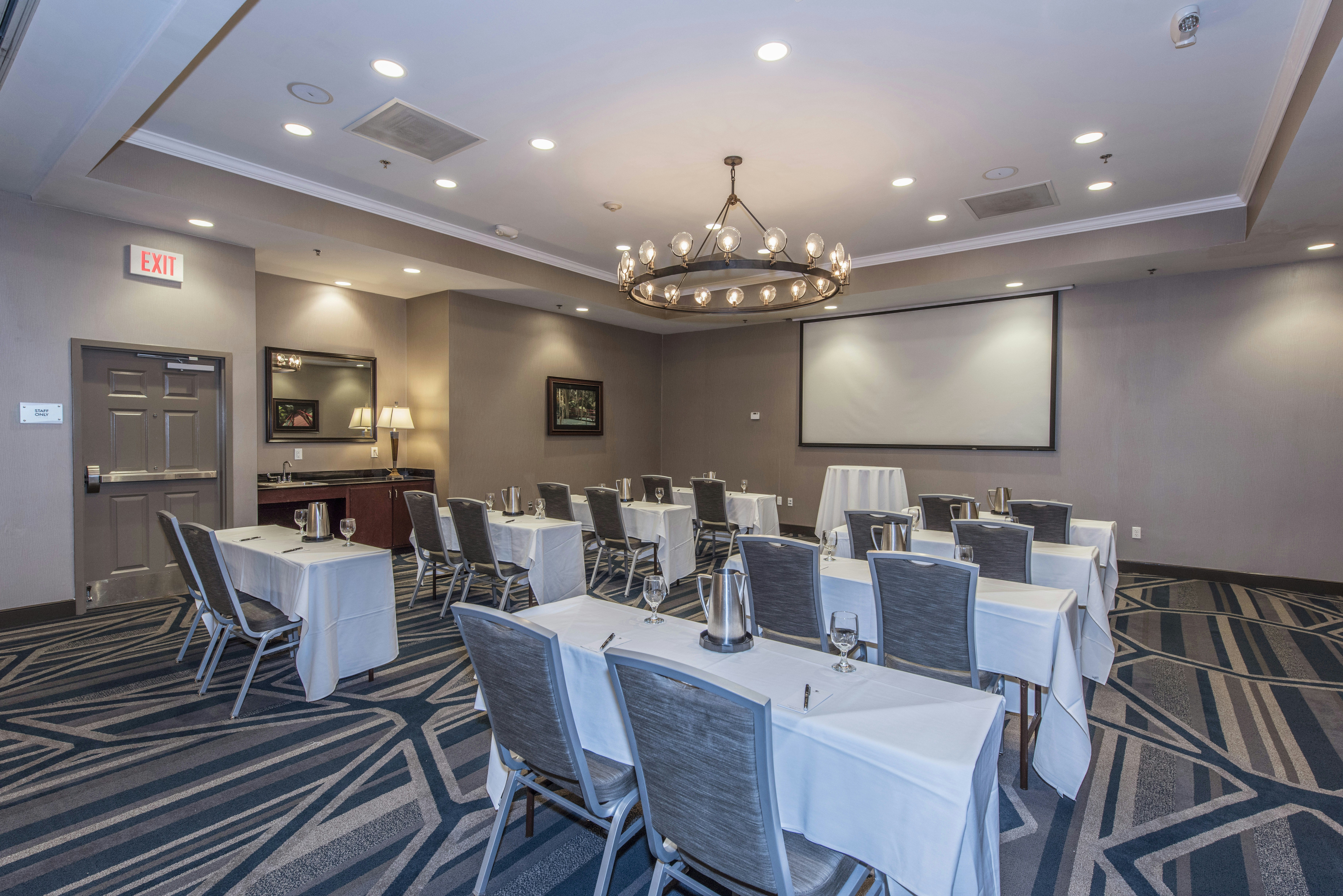 Doubletree By Hilton North Charleston Convention Center 23/32