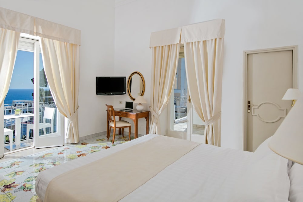 Hotel Syrene Capri 25/69