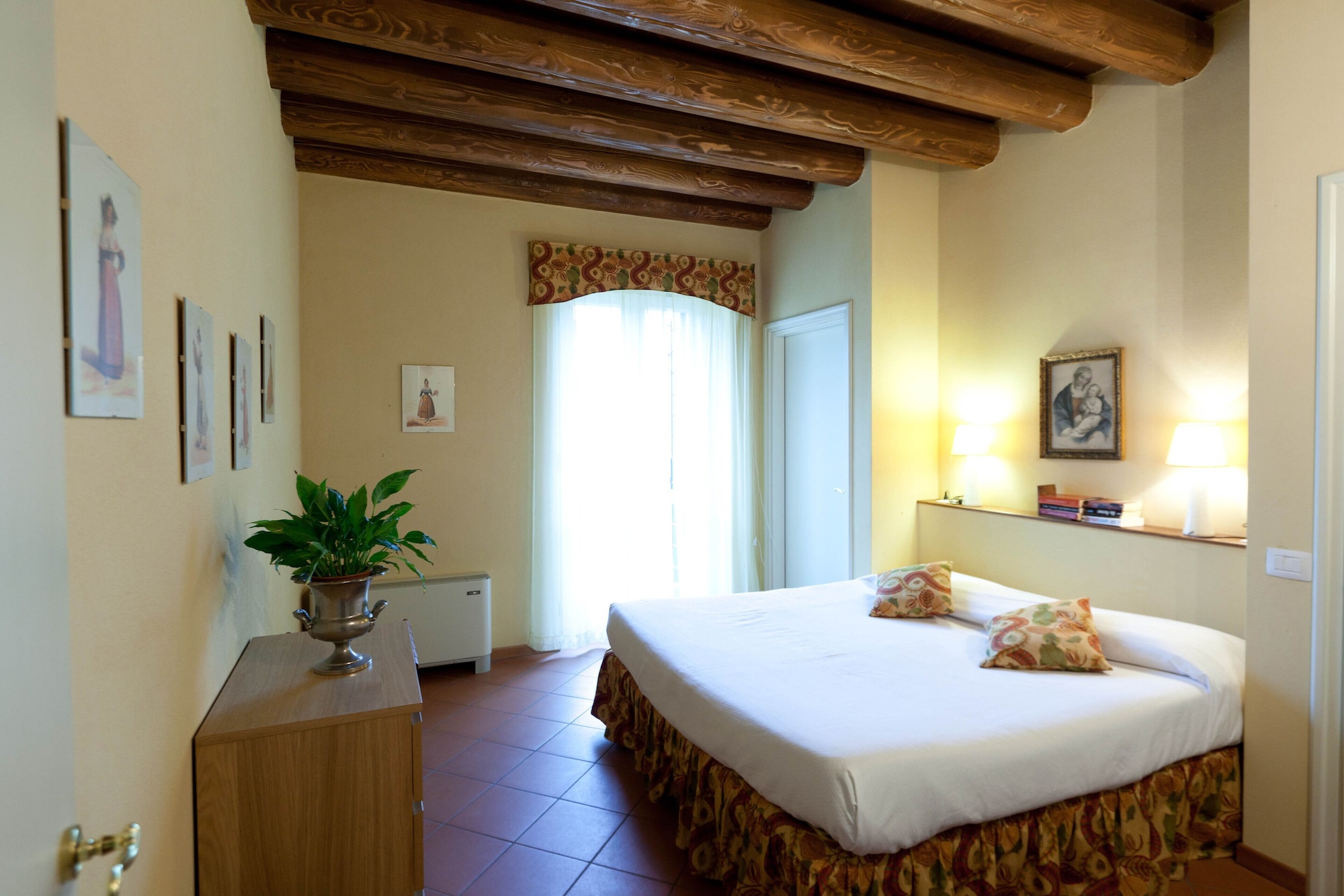 3 Bedrooms, Apartment, Queen and Twin Beds, Garden Area، Relais Corte Paradiso 2/6