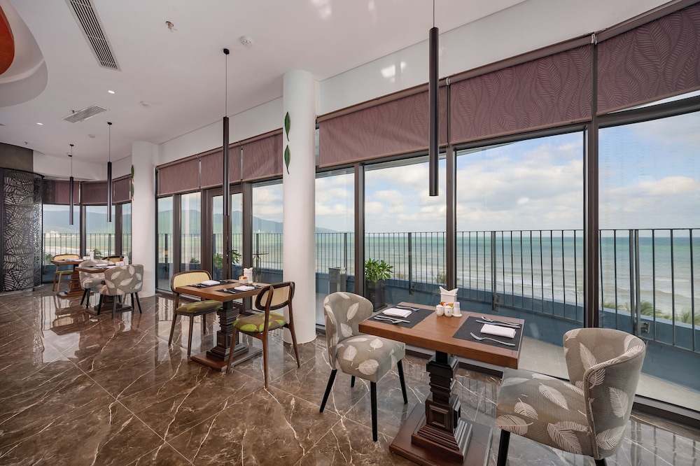 Nesta Celia Danang Hotel 30/50