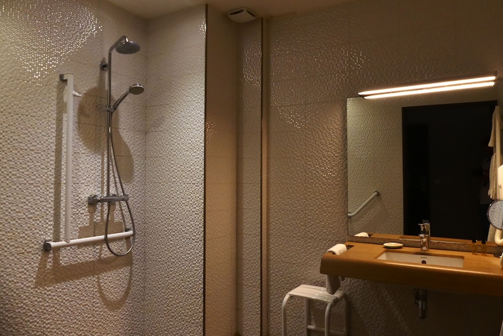 suite, garden view