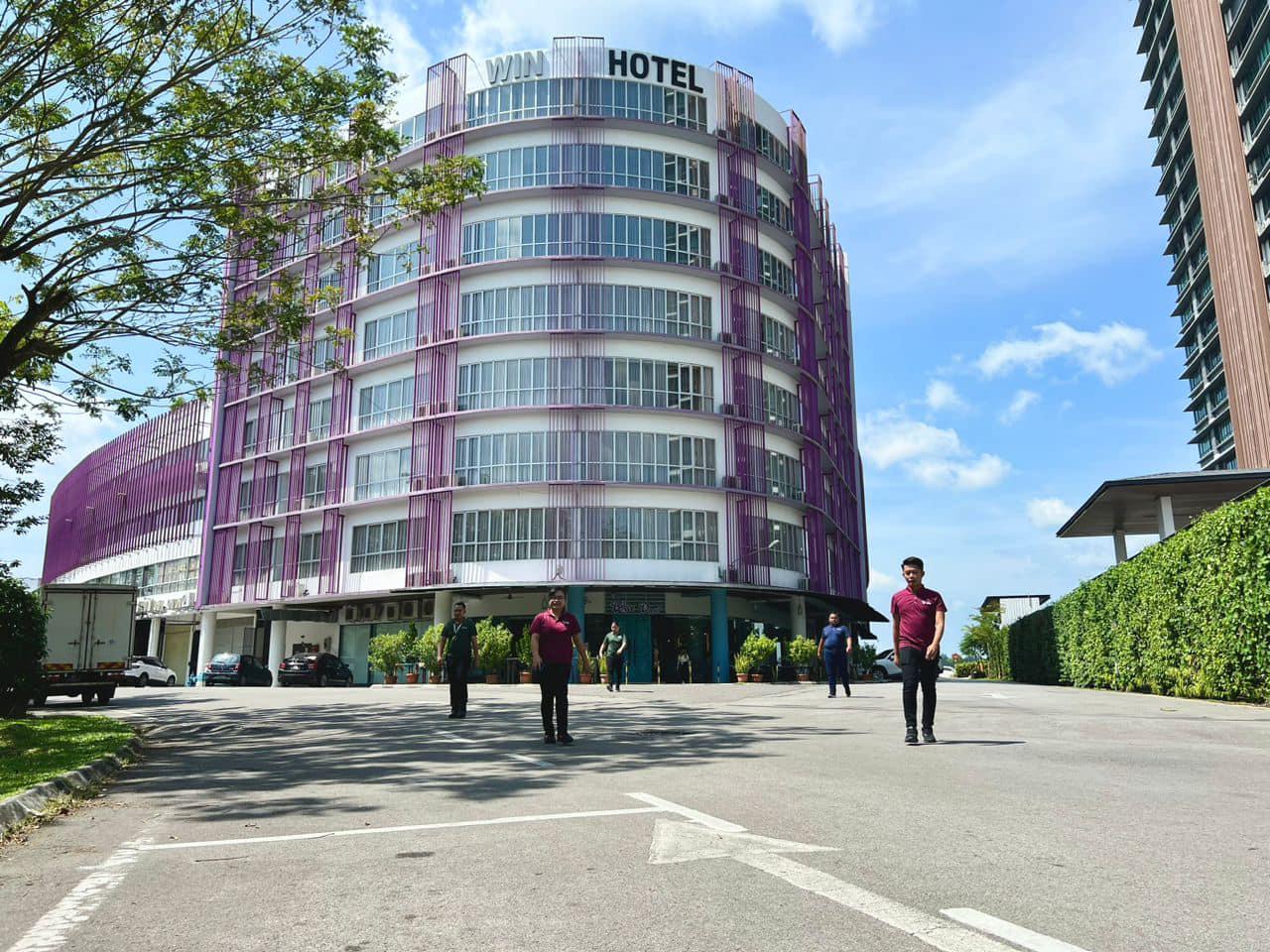 Win Hotel 12/45