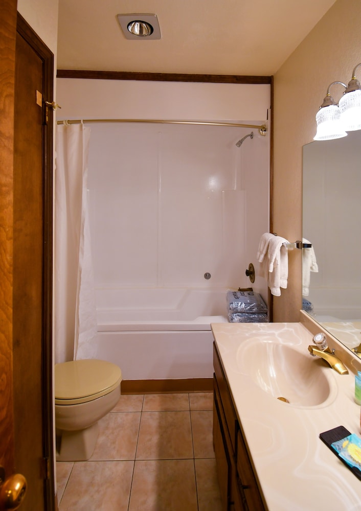 Inn at SilverCreek 74/75