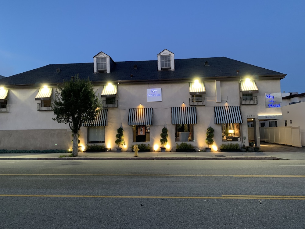 La Sky Boutique 6/70