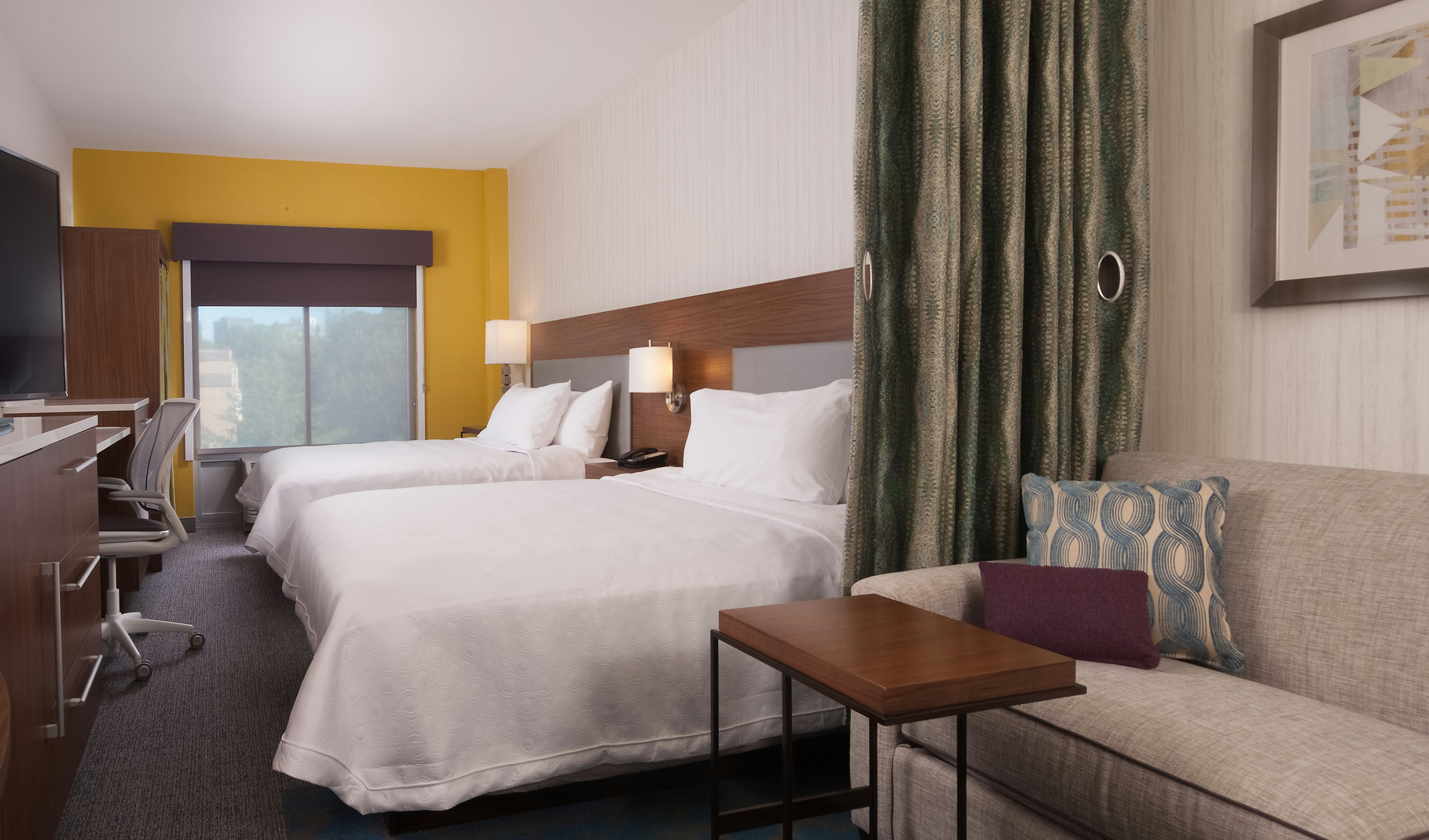 Studio, 2 Queen Beds, Accessible