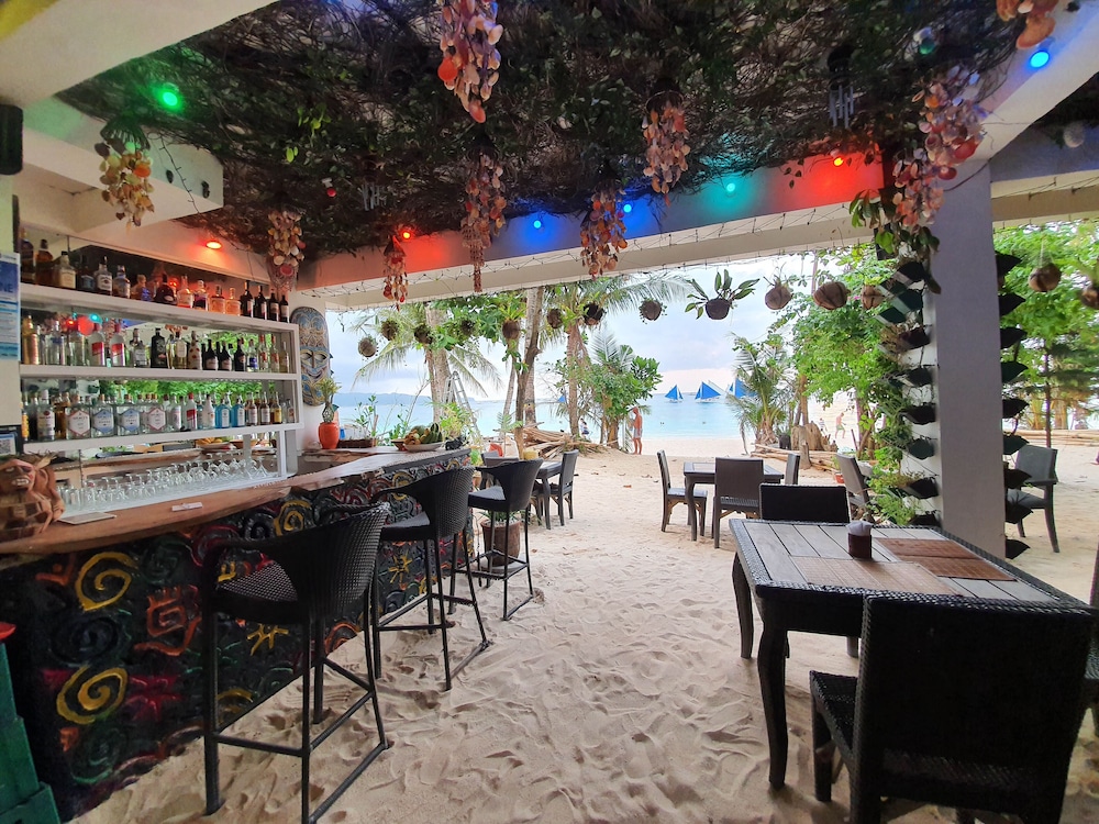 Kaiyana Boracay Beach Resort 34/50
