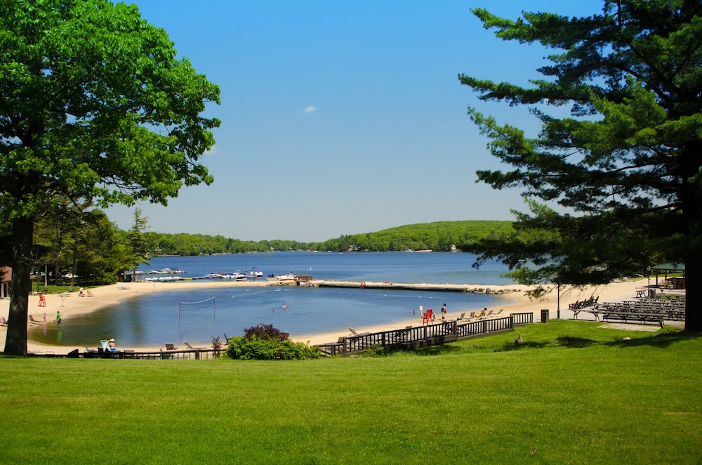 Split Rock Resort 74/79
