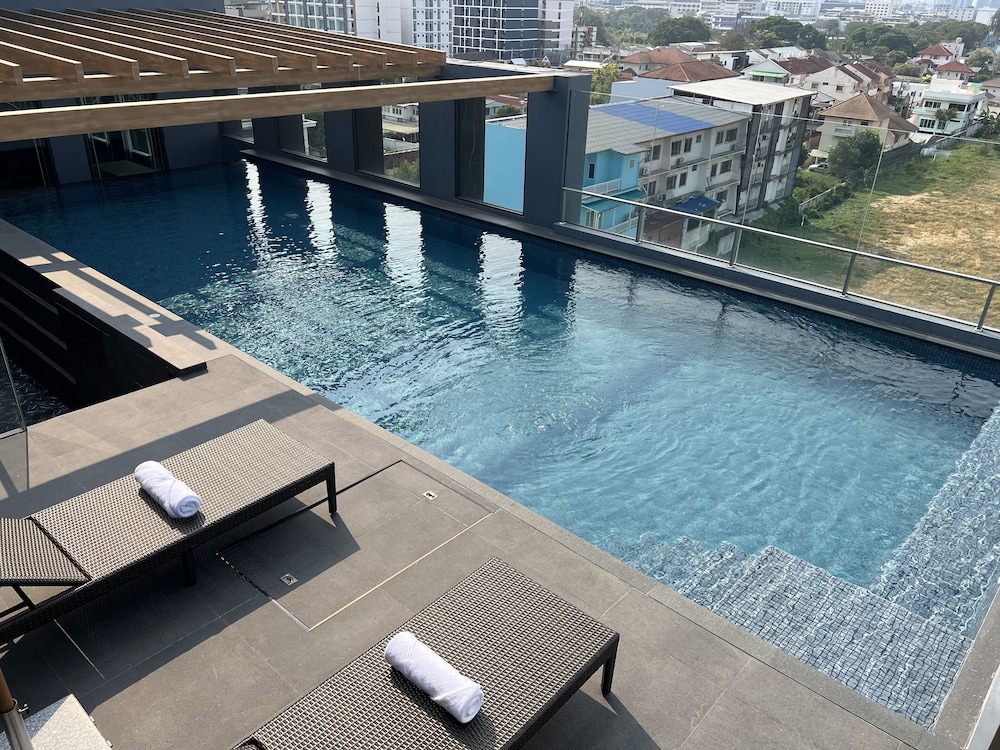ARNI Skye Hotel 18/37