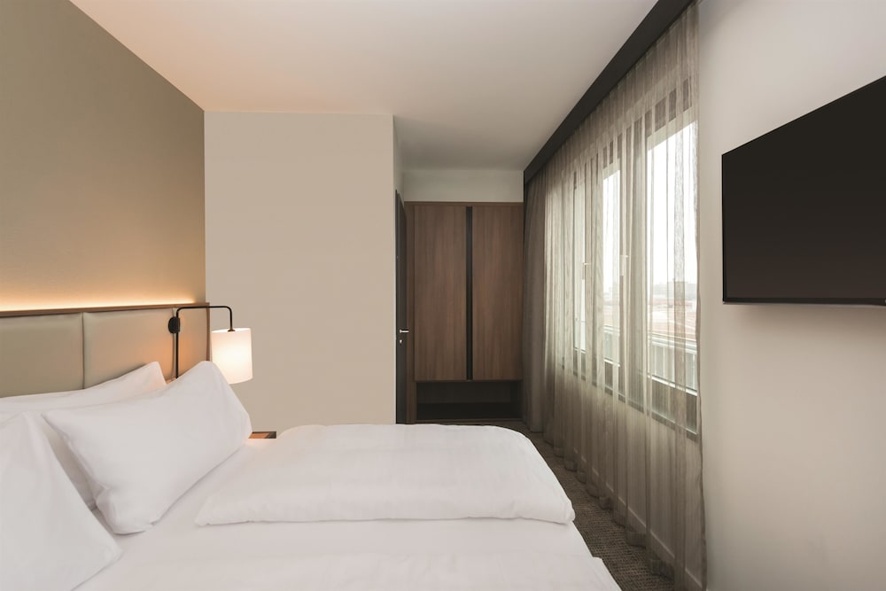 Adina Apartment Hotel Frankfurt Westend 11/49