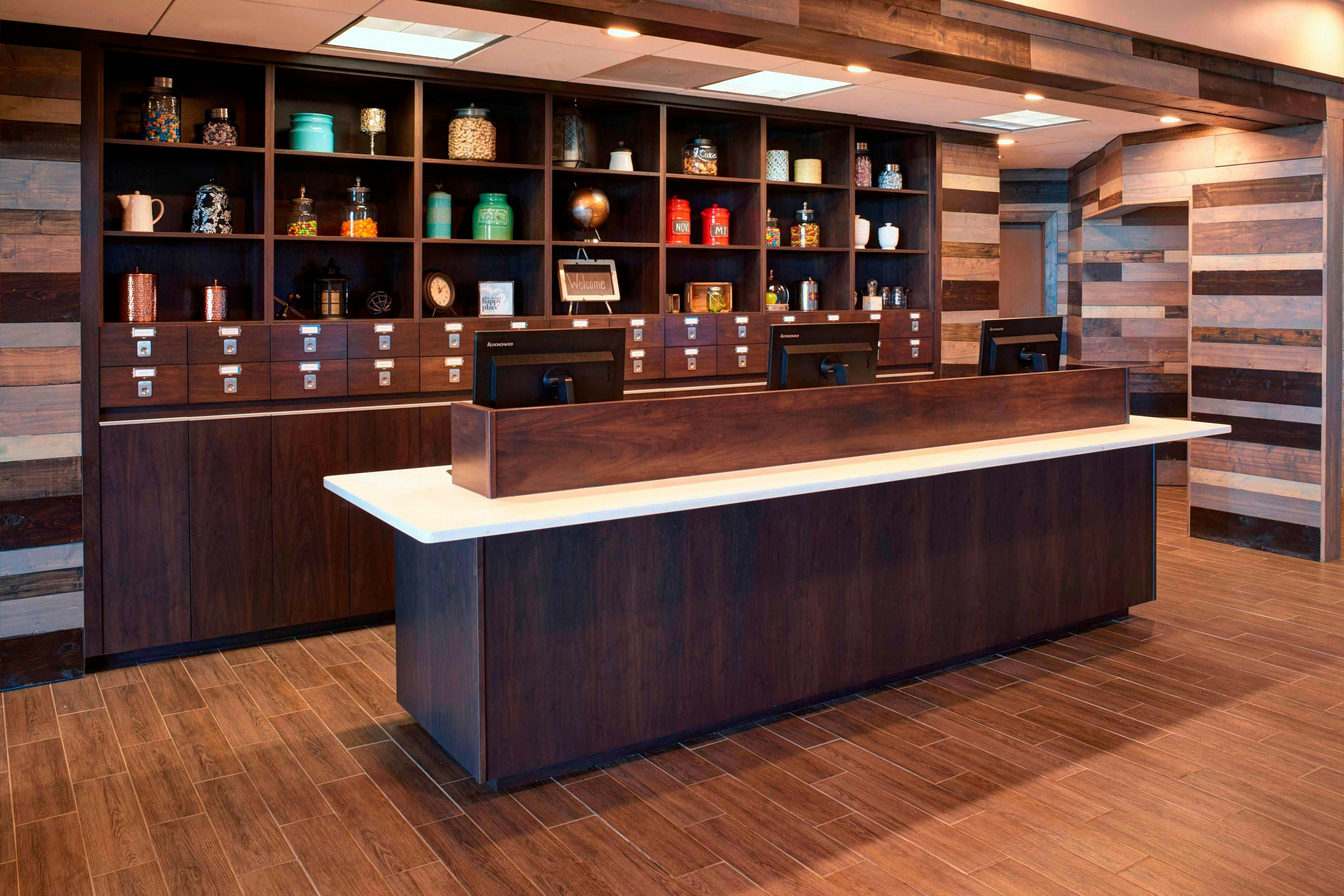 Lobby at FOUR POINTS BY SHERATON DETROIT NOVI, NOVI - MI