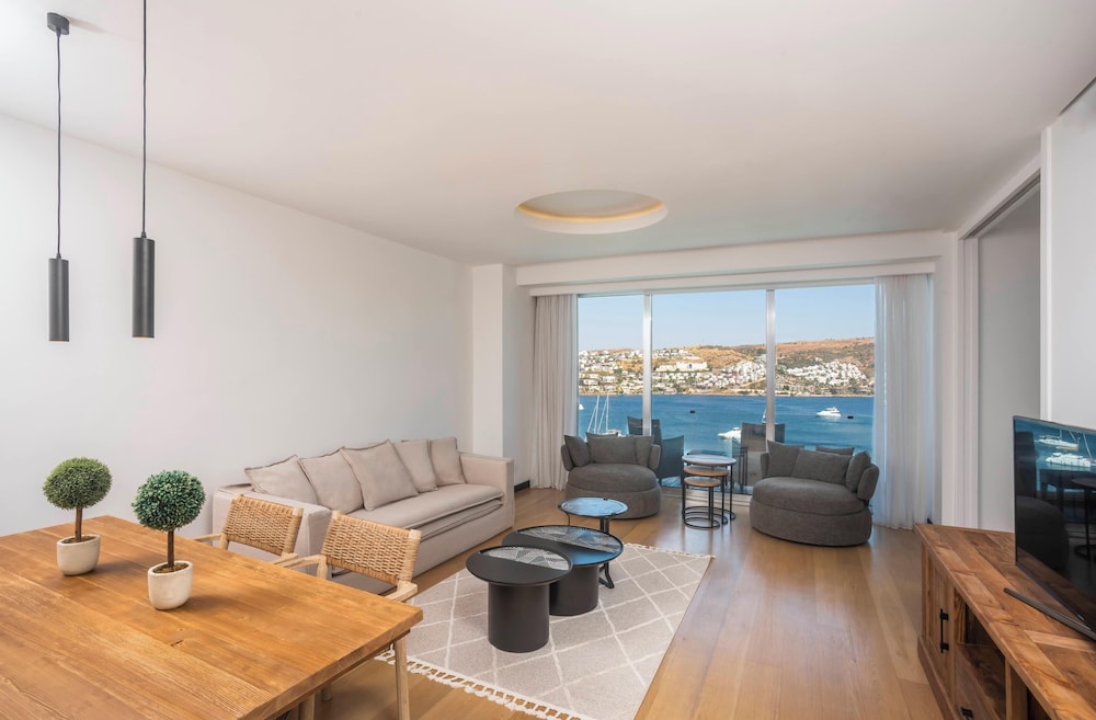 Cape Bodrum Luxury Hotel Beach 59/79