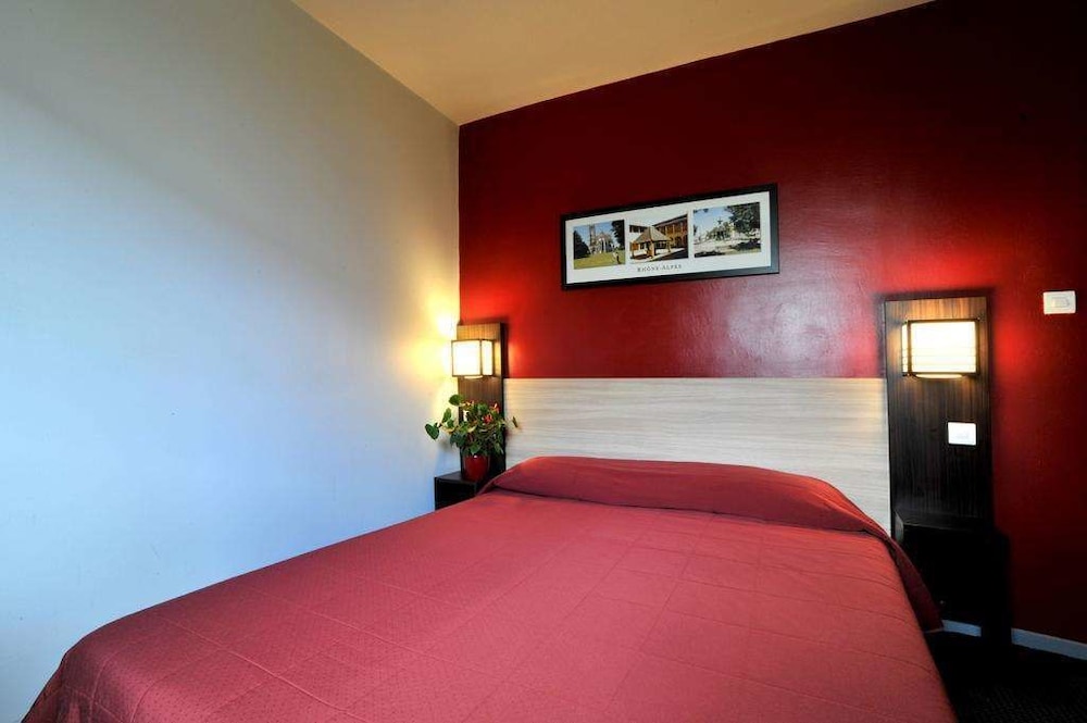 BRIT HOTEL SAINT-QUENTIN 22/53
