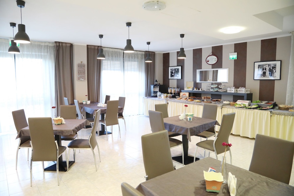 Fidenza Hotel 43/46