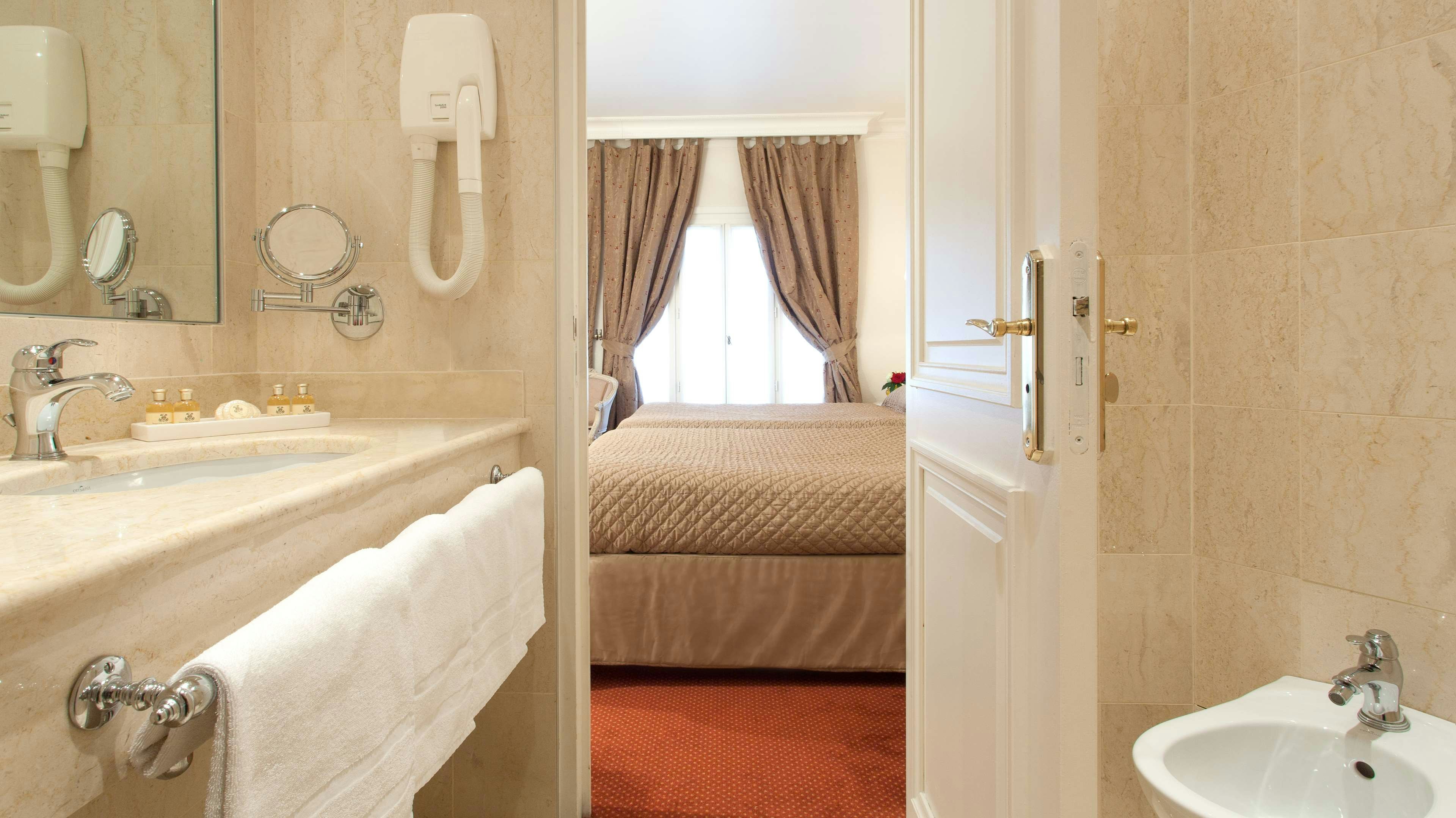 Grand Hotel Moderne 24/26