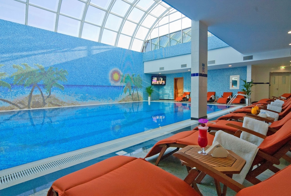 swimming pool spa