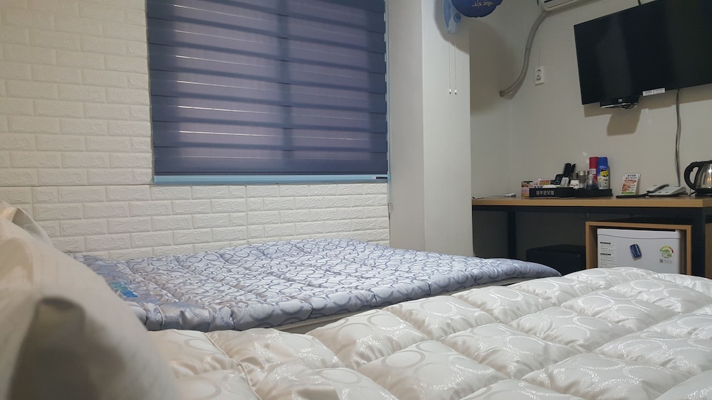 Gwangan Beach Blue Moon Motel 23/56