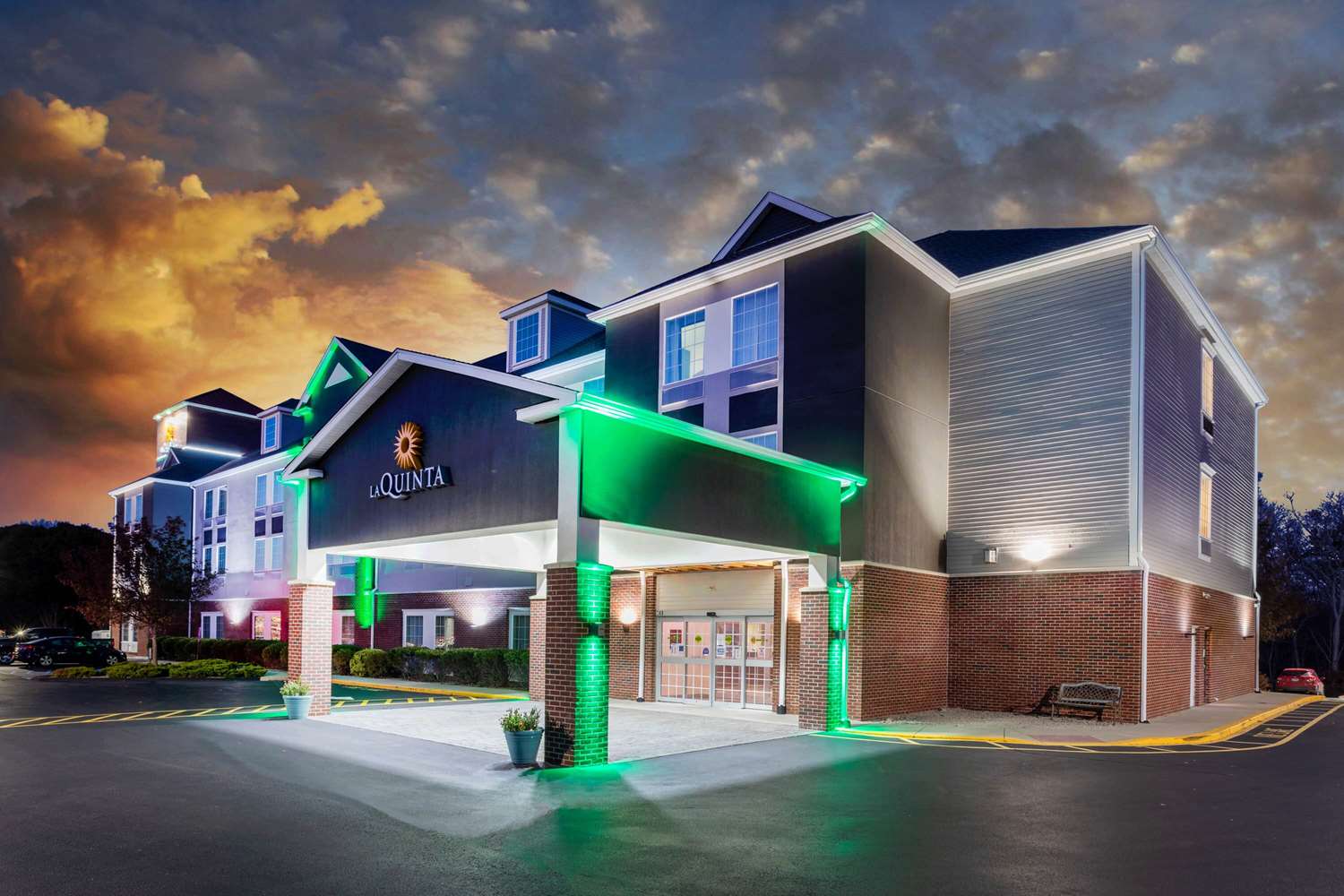 La Quinta Inn Suites By Wyndham Stonington Mystic Area 4/59