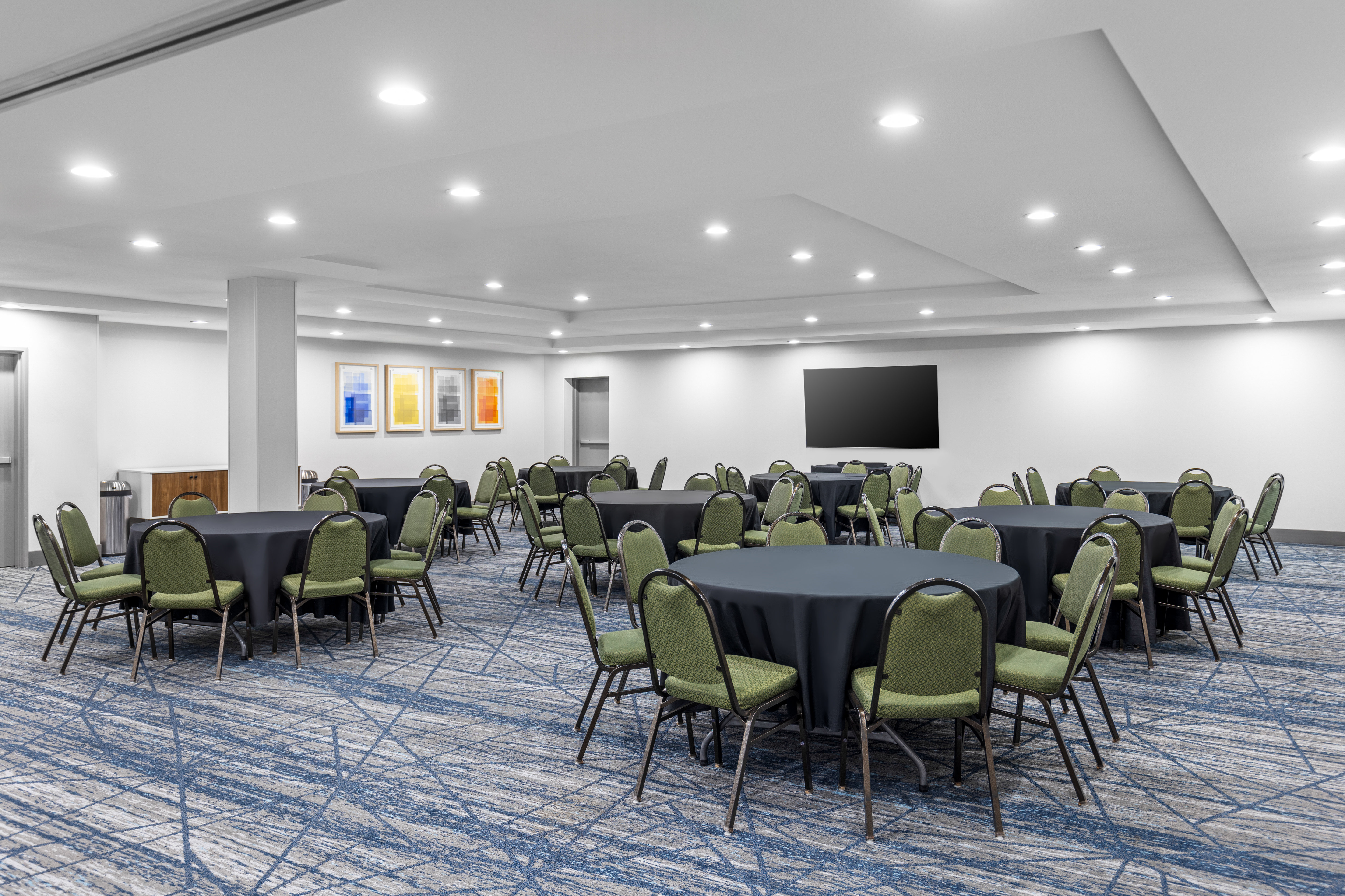Holiday Inn Express Hotel Suites Sacramento Ne C 65/75