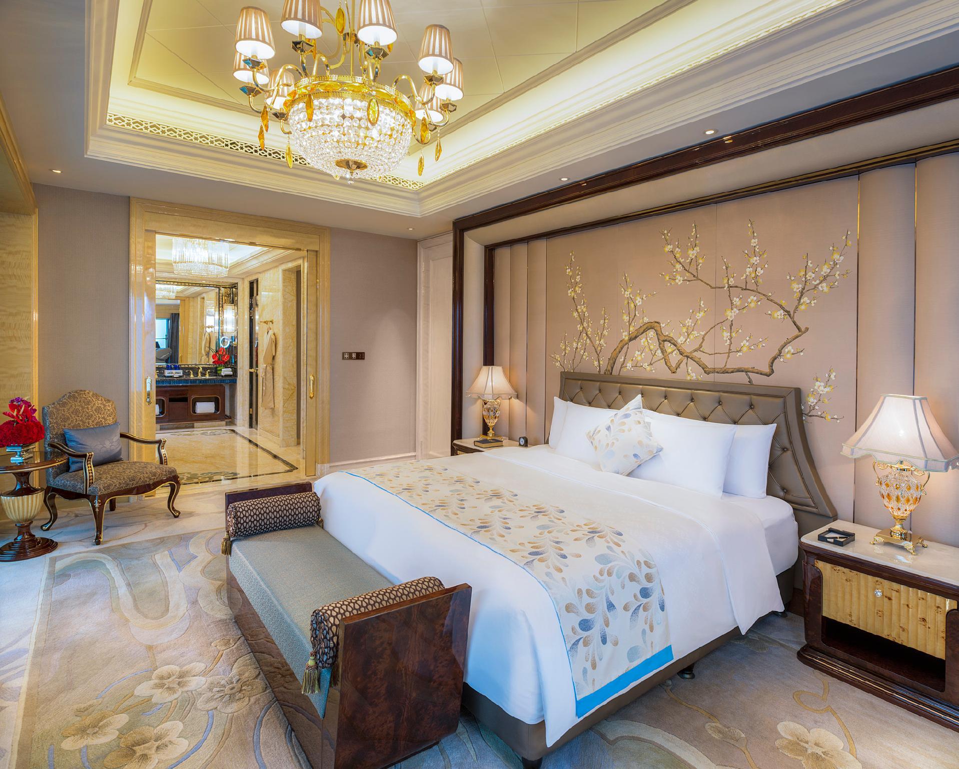 Deluxe, Suite