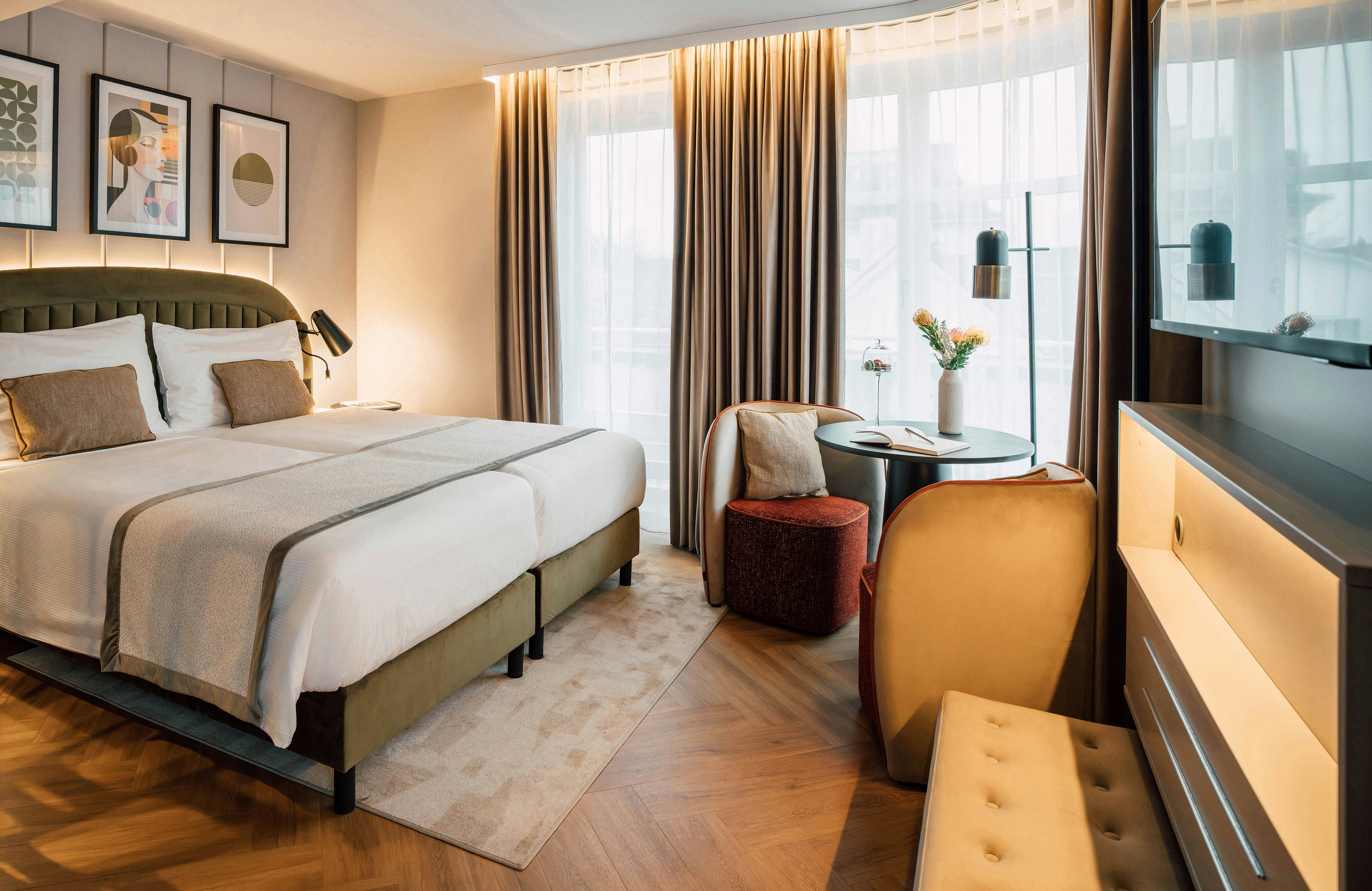 Plus, Superior, Twin Beds