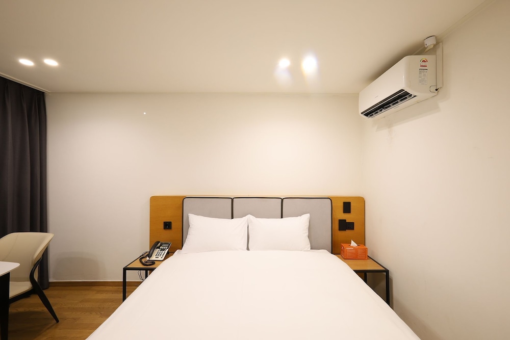 JB Plus Hotel 21/65