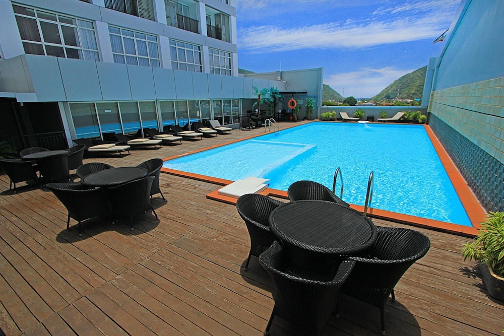 FOX Hotel Gorontalo 42/45