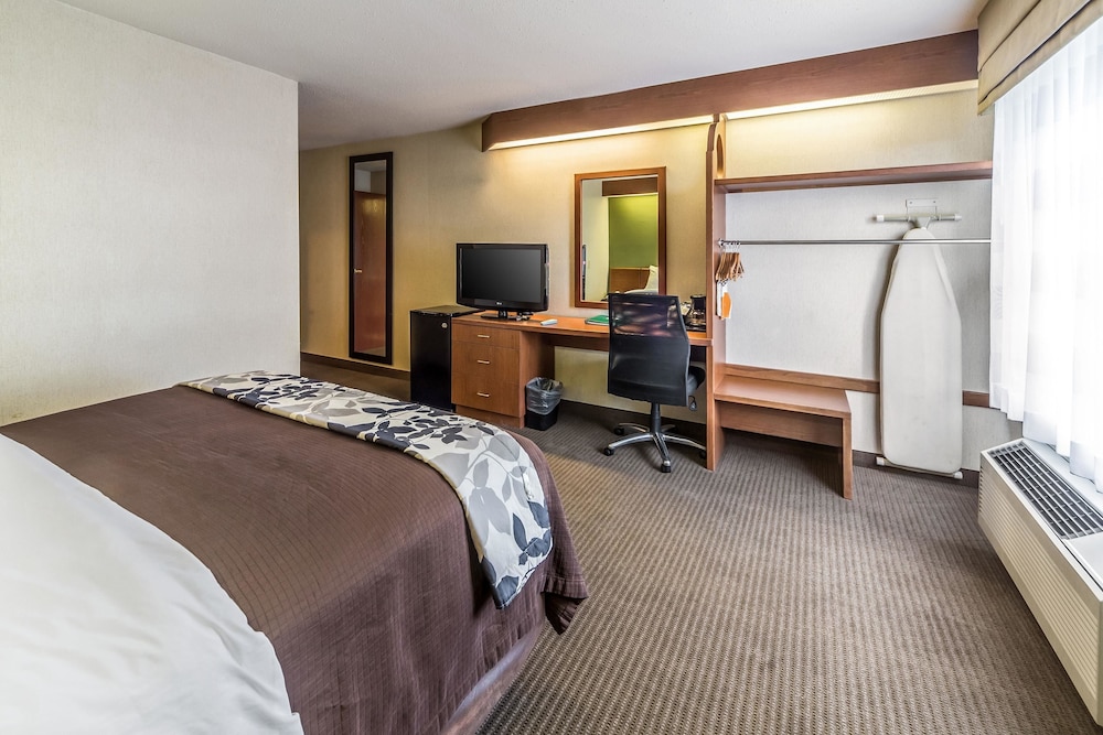 Sleep Inn & Suites Bay View Acme - Traverse City 13/68