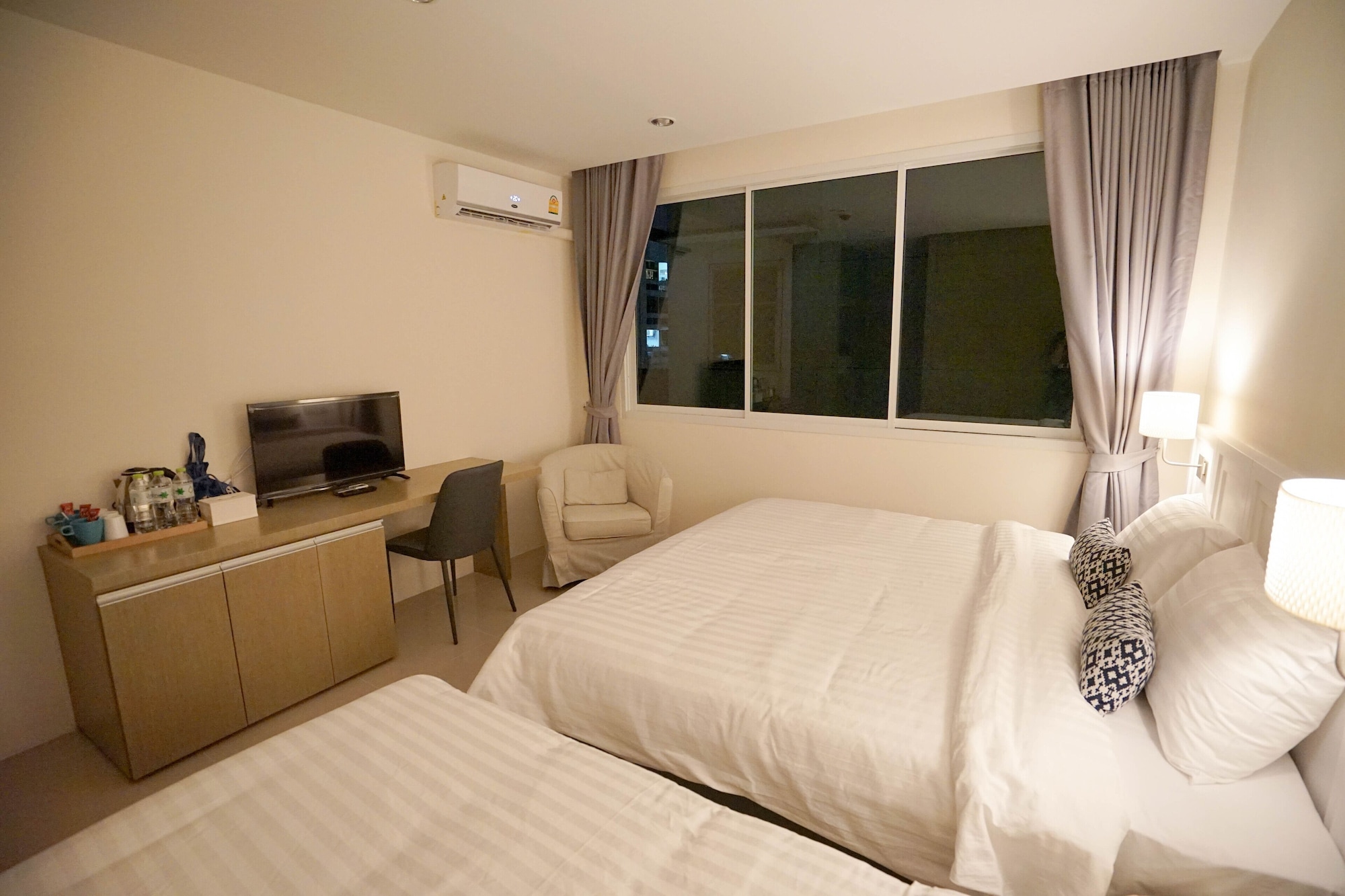 Executive, Triple, 1 Double and 1 Single Bed, Building 1