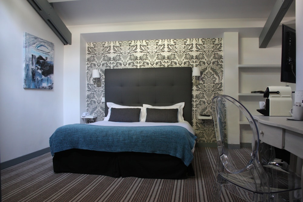 Le Dauphin Hotel 24/67