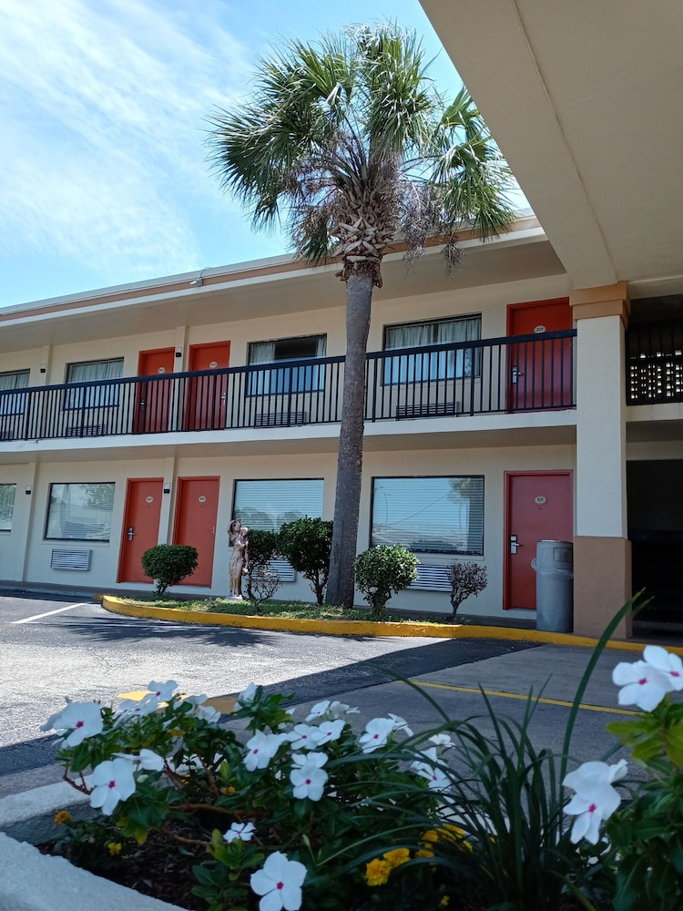 Hole Inn the Wall Hotel - Sunset Plaza - Fort Walton Beach photo5
