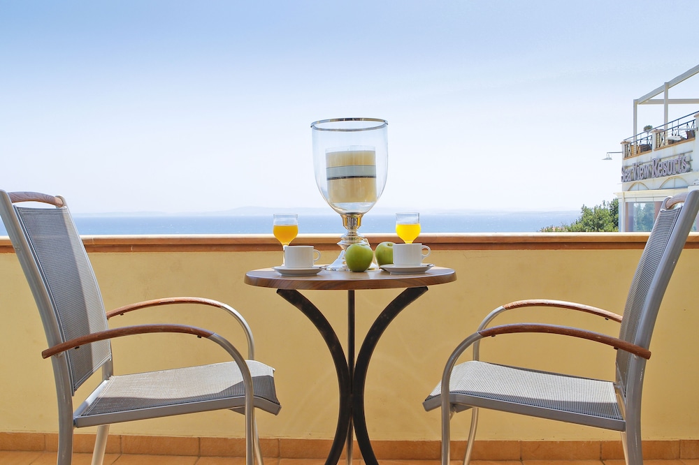 Sea View Resorts and Spa 54/55
