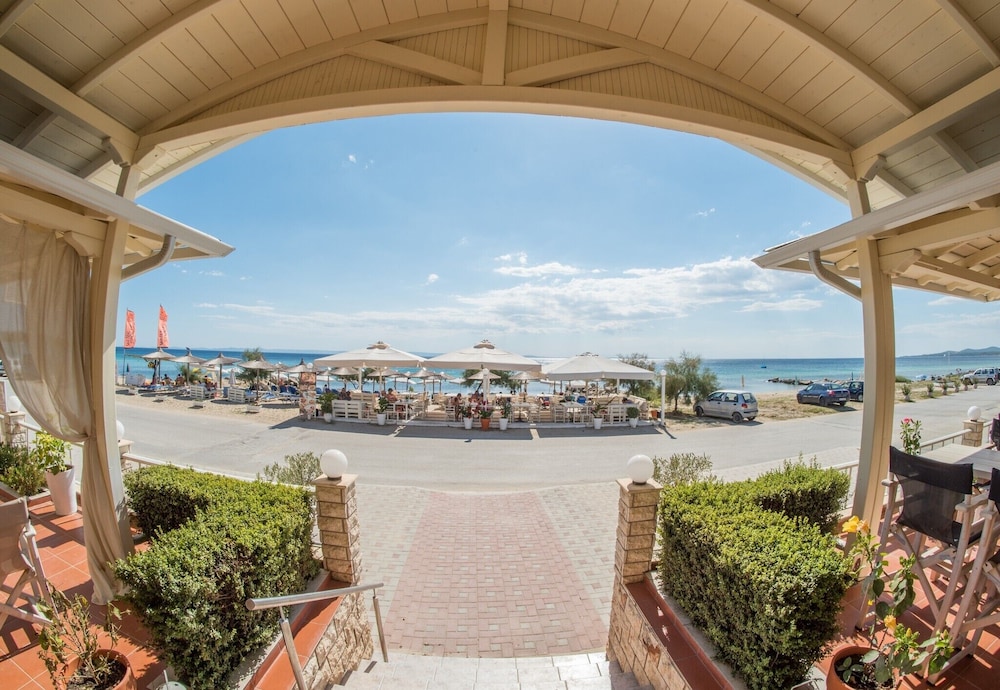Assano Sea Front Luxury 42/50