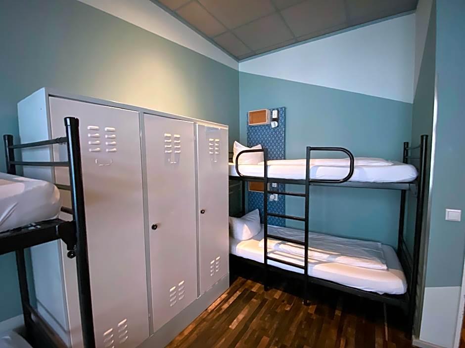 Singer109 Hotel Hostel 48/48