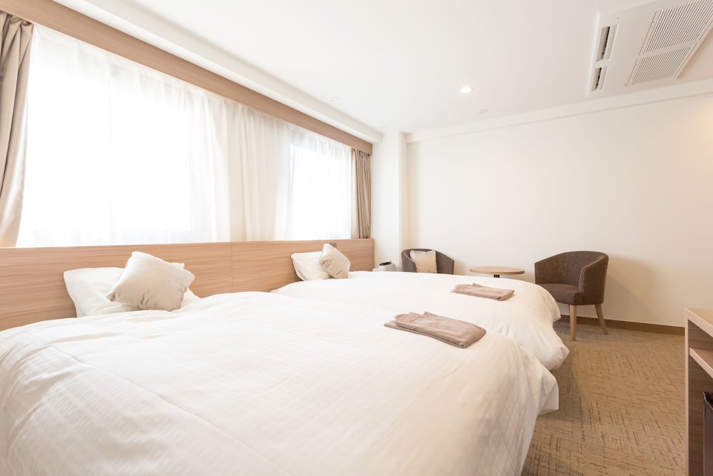 TYPE A, DELUXE, TWIN BEDS