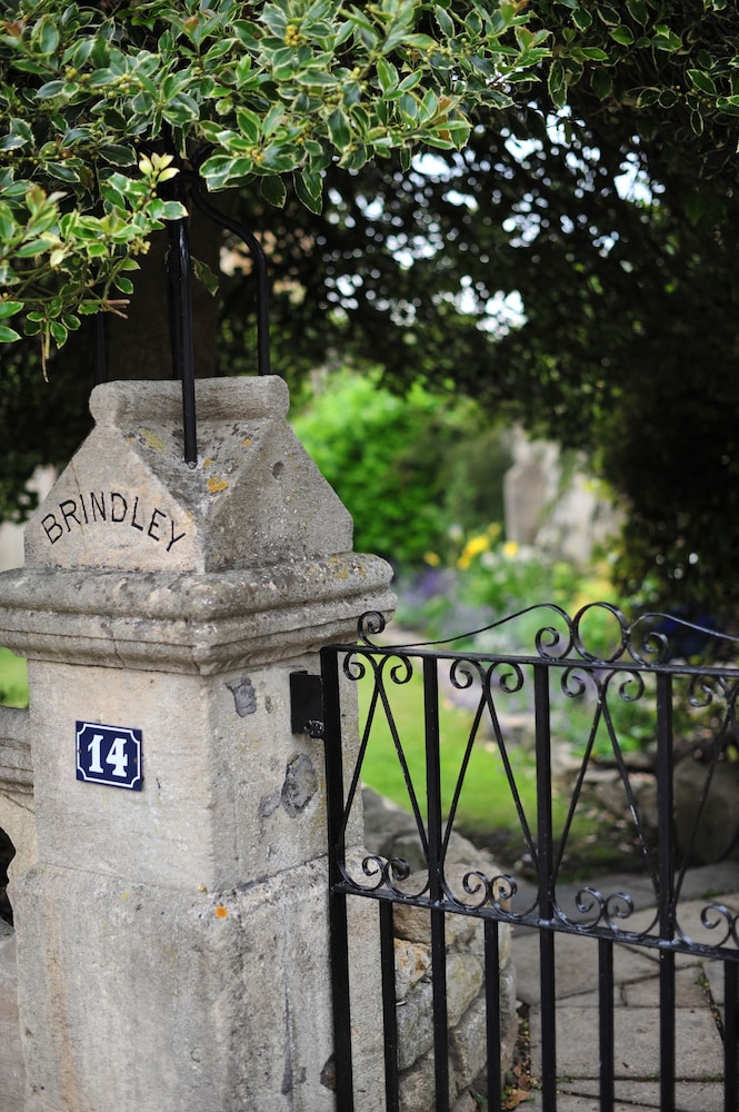 Brindleys Boutique Bed & Breakfast 36/42