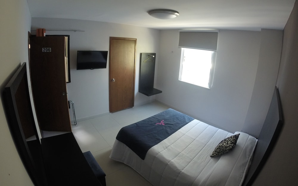 Hotel Haus Express 12/28