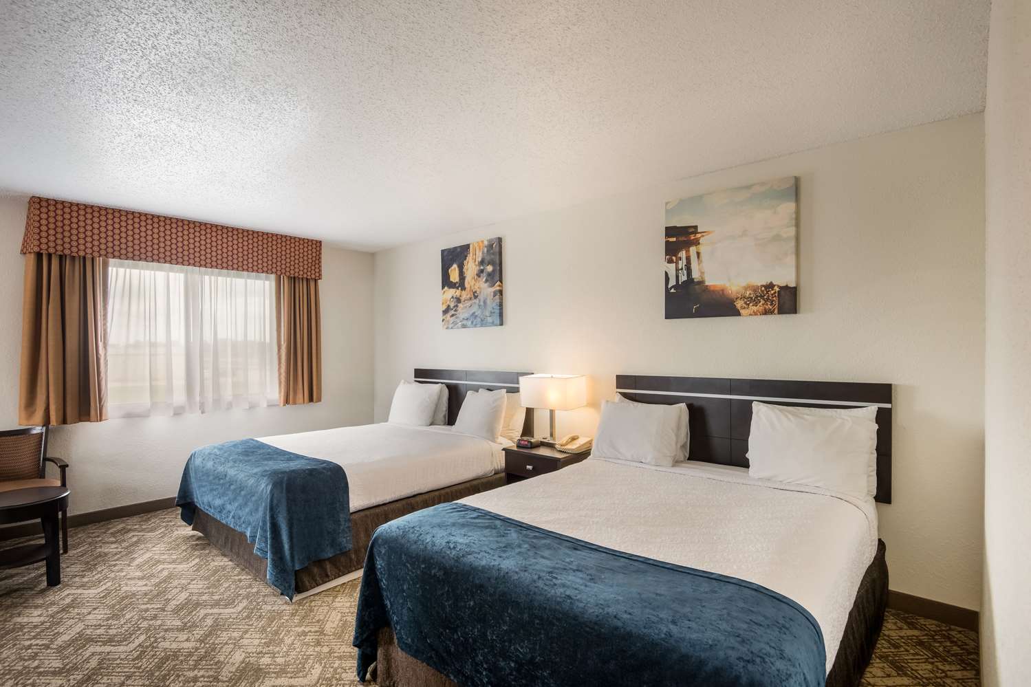 Mini, Suite, 2 Queen Beds, Sofa
