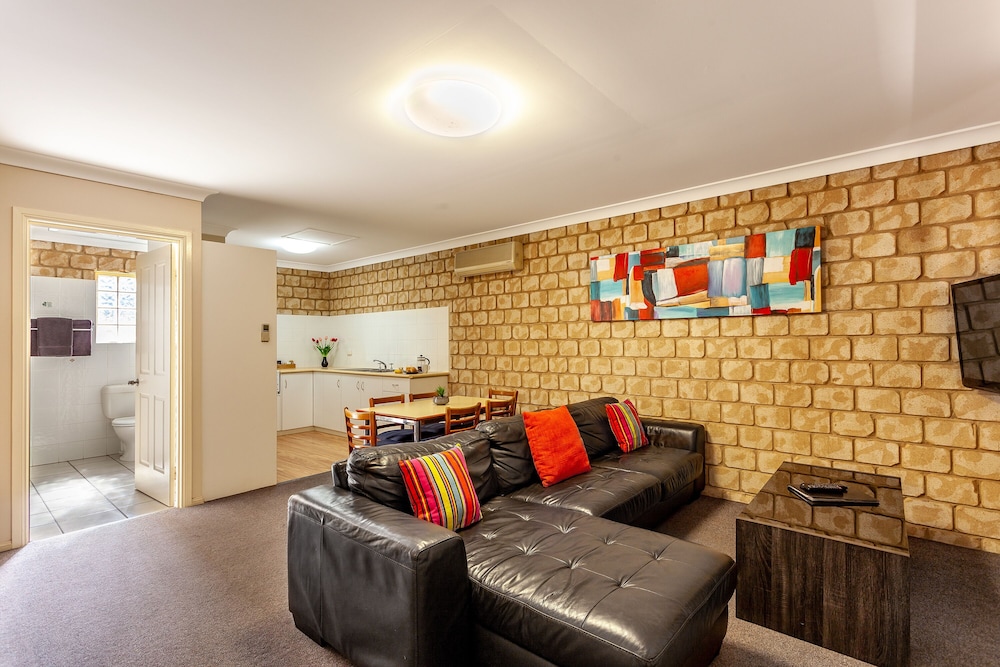 Great Divide Motor Inn 38/49