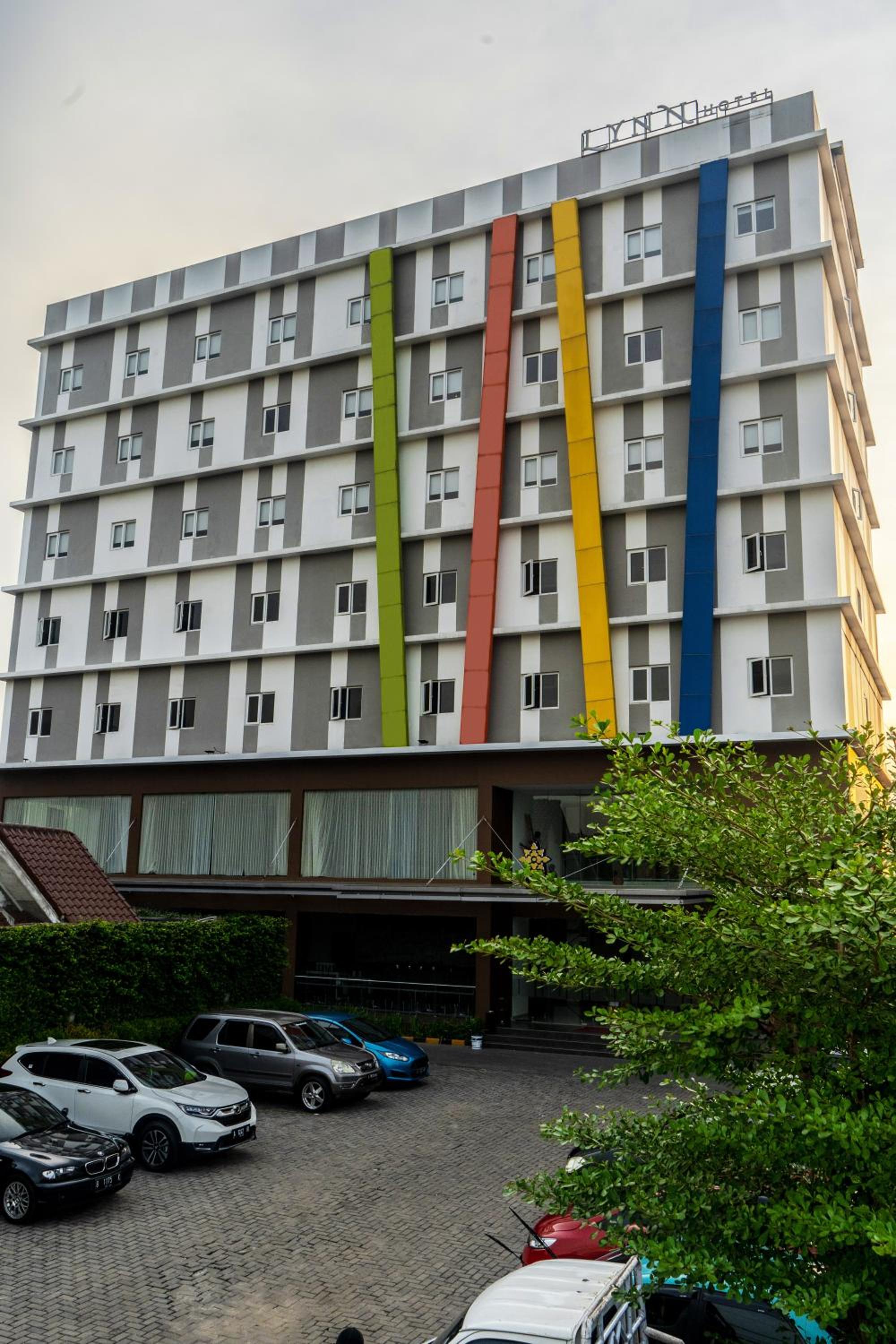 Lynn Hotel Serang 5/43