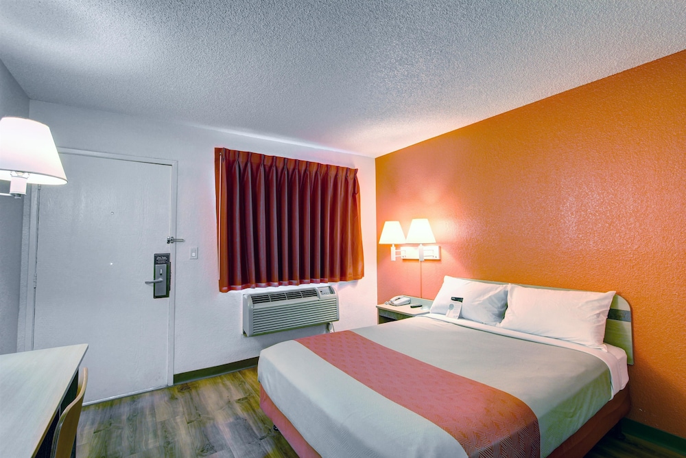 Motel6 La Mesa, CA - San Diego 37/58