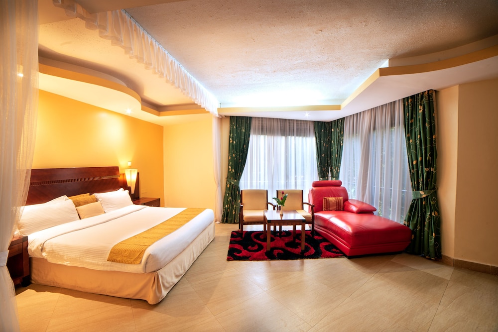 Royal Suites 12/47